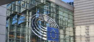 Read more about the article EU-Parlament beschließt Fonds für gerechten Übergang zu nachhaltiger Wirtschaft  – Weiterbildung inklusive
