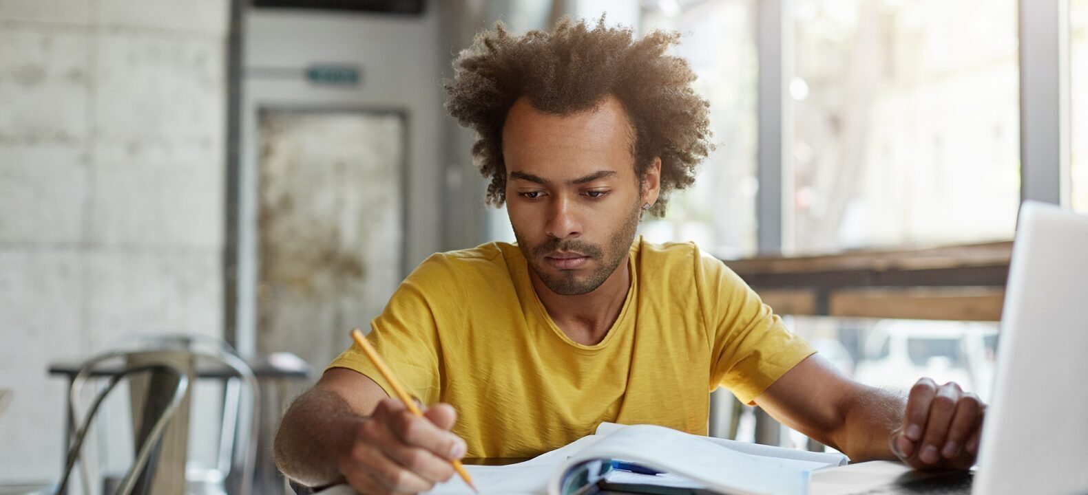 Mehr über den Artikel erfahren Wann Betriebe die Weiterbildung für die Berufsanerkennung fördern