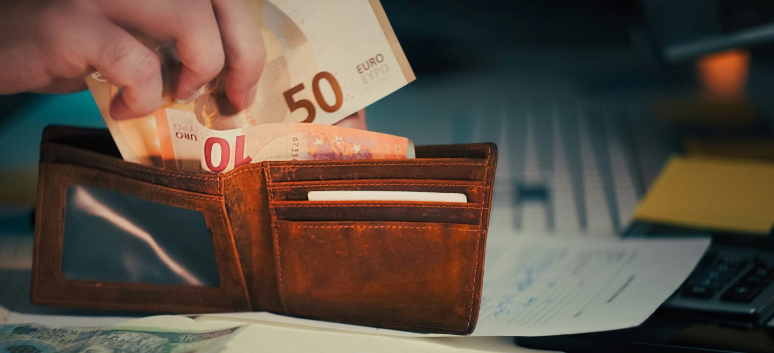 Mehr über den Artikel erfahren Umfrage zur Entwicklung passgenauer digitaler Fortbildungsangebote für finanzielle Bildung